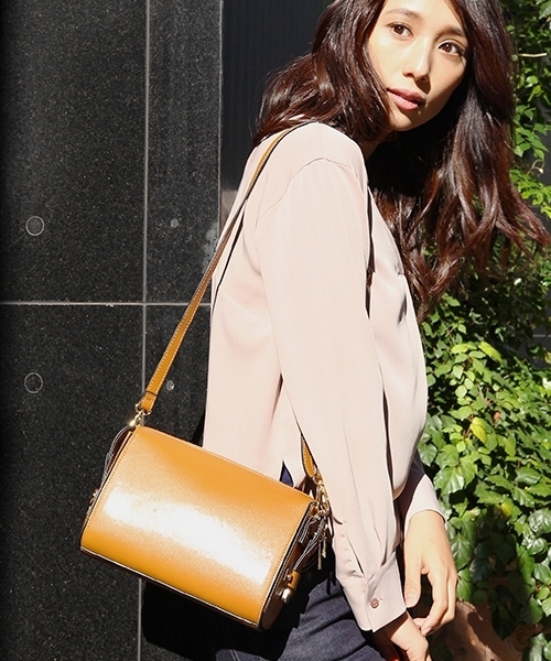 Andemiu（アンデミュウ）の「ジップショルダーＢＡＧ745385（ショルダーバッグ・レディース・グレー/ブラック/ホワイト/キャメル/ピンク・FREE）」の19枚目の写真