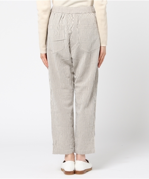 LBC（エルビーシー）の「麻レーヨンテーパードパンツ                 （その他パンツ・レディース・オフホワイト/チャコールグレー・MEDIUM）」の5枚目の写真