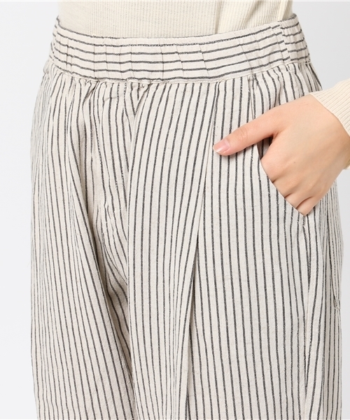 LBC（エルビーシー）の「麻レーヨンテーパードパンツ                 （その他パンツ・レディース・オフホワイト/チャコールグレー・MEDIUM）」の8枚目の写真