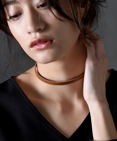 amorous insense(アモラスインセンス)の「本革チョーカー(チョーカー・レディース・ブラック/ブラウン系その他・フリ-)」の2枚目の写真