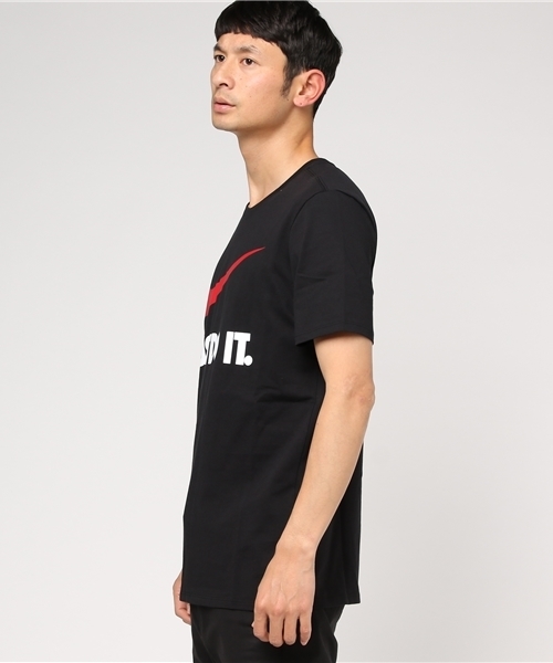 NIKE(ナイキ)の「【NIKE】プリントTシャツ(Tシャツ/カットソー・メンズ・ネイビー/ホワイト/ホワイト系その他/ブラック系その他/ブラック・MEDIUM/LARGE/X-LARGE)」の6枚目の写真