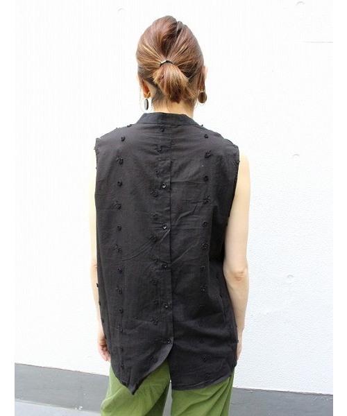 ottilie（オティーリエ）の「バック釦フラワー刺繍ノースリーブブラウス（シャツ/ブラウス・レディース・ブラック/オフホワイト・FREE）」の13枚目の写真
