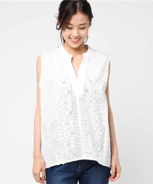 ottilie（オティーリエ）の「バック釦フラワー刺繍ノースリーブブラウス（シャツ/ブラウス・レディース・ブラック/オフホワイト・FREE）」の6枚目の写真