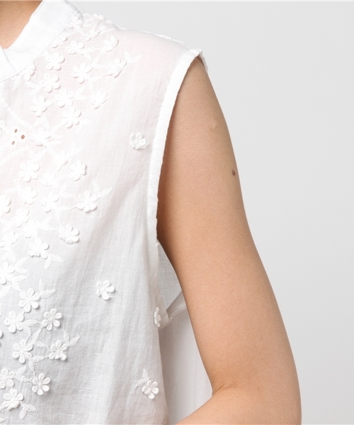 ottilie（オティーリエ）の「バック釦フラワー刺繍ノースリーブブラウス（シャツ/ブラウス・レディース・ブラック/オフホワイト・FREE）」の10枚目の写真