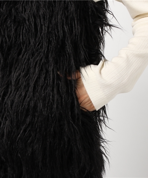 VENCEEXCHANGE(ヴァンスエクスチェンジ)の「フェイクファーロングベスト (その他アウター・レディース・パープル/ブラック/ベージュ/グレー・MEDIUM)」の10枚目の写真