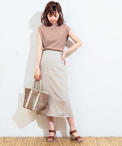 natural couture（ナチュラルクチュール）の「花柄ロングゆるタイトスカート（スカート・レディース・ブラック/ベージュ/ネイビー/ピンク・FREE）」の7枚目の写真