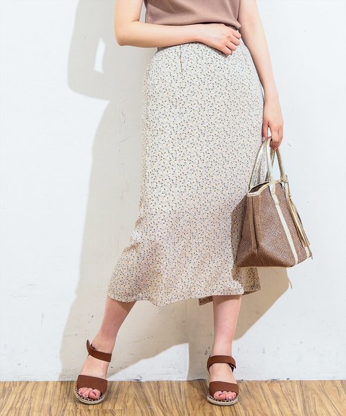 natural couture（ナチュラルクチュール）の「花柄ロングゆるタイトスカート（スカート・レディース・ブラック/ベージュ/ネイビー/ピンク・FREE）」の8枚目の写真