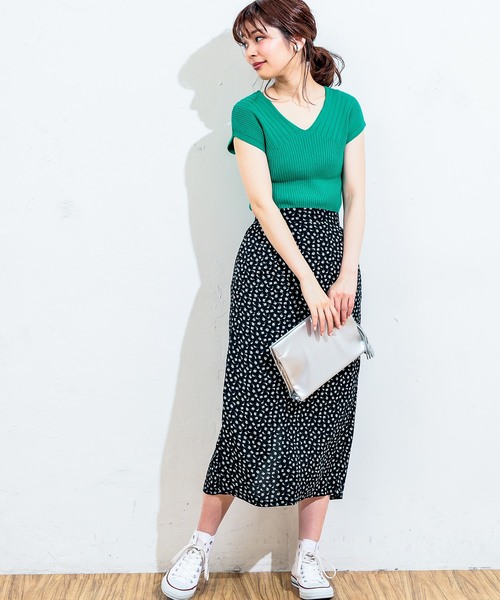 natural couture（ナチュラルクチュール）の「花柄ロングゆるタイトスカート（スカート・レディース・ブラック/ベージュ/ネイビー/ピンク・FREE）」の11枚目の写真