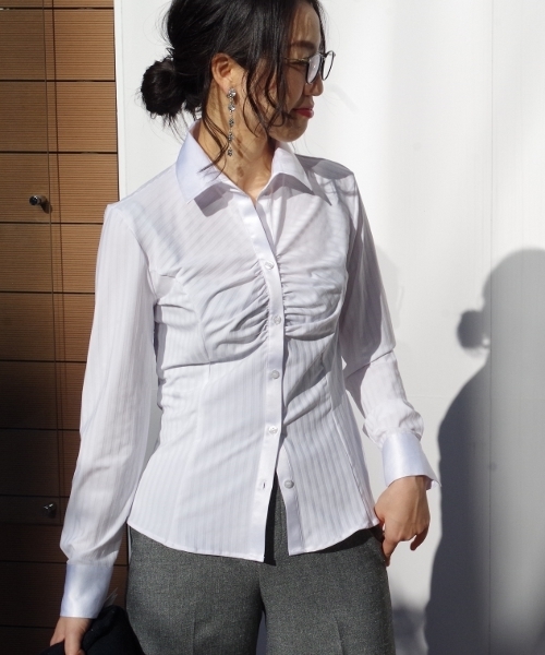 NARACAMICIE（ナラカミーチェ）の「イタリアンジャージーストライプ胸ギャザーシャツ（シャツ/ブラウス・レディース・ブラック/ホワイト・SMALL/MEDIUM/LARGE）」の2枚目の写真