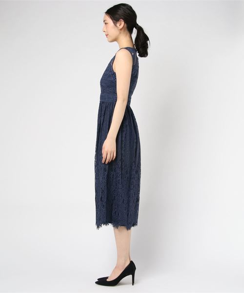 12Twelve Agenda(トゥエルブ アジェンダ)の「パネルレースノースリロングワンピース(ドレス・レディース・カーキ/サックスブルー/ブルー・M)」の5枚目の写真