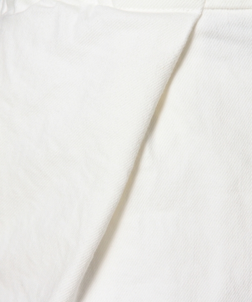 BEAUTY&YOUTH UNITED ARROWS（ビューティーアンドユースユナイテッドアローズ）の「BYBC カラータックミニ/オフホワイト ◆（スカート・レディース・オフホワイト・フリー）」の2枚目の写真