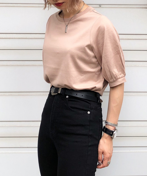 PAGEBOY(ページボーイ)の「コットンパフスリーブTシャツ(Tシャツ/カットソー・レディース・ブラック/ダークブラウン/ベージュ/オフホワイト/マスタード/レッド/カーキ・FREE)」の5枚目の写真