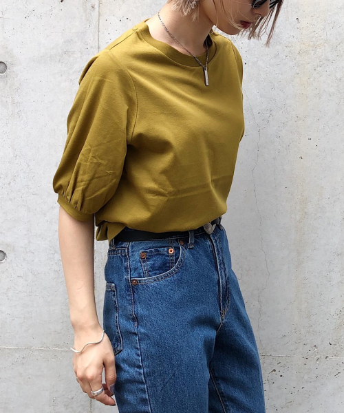 PAGEBOY(ページボーイ)の「コットンパフスリーブTシャツ(Tシャツ/カットソー・レディース・ブラック/ダークブラウン/ベージュ/オフホワイト/マスタード/レッド/カーキ・FREE)」の6枚目の写真