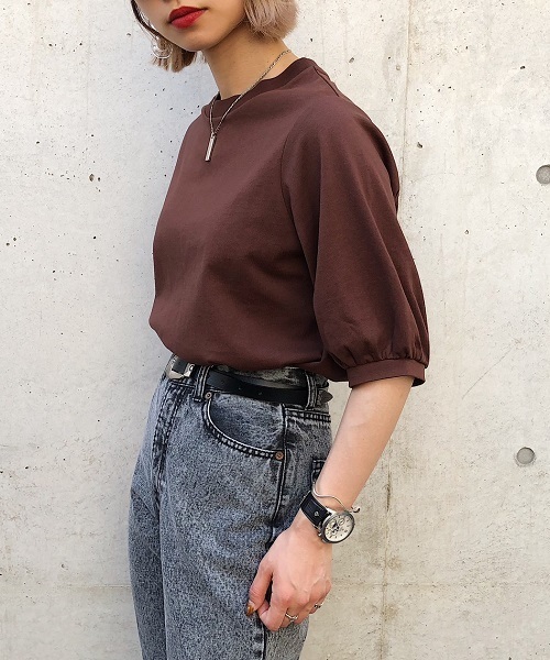 PAGEBOY(ページボーイ)の「コットンパフスリーブTシャツ(Tシャツ/カットソー・レディース・ブラック/ダークブラウン/ベージュ/オフホワイト/マスタード/レッド/カーキ・FREE)」の13枚目の写真