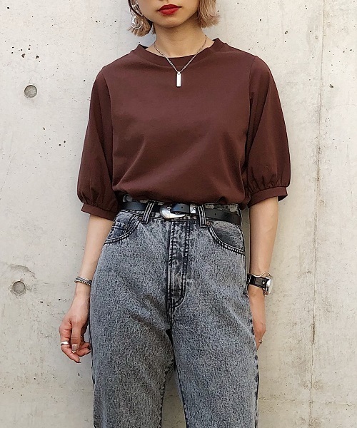 PAGEBOY(ページボーイ)の「コットンパフスリーブTシャツ(Tシャツ/カットソー・レディース・ブラック/ダークブラウン/ベージュ/オフホワイト/マスタード/レッド/カーキ・FREE)」の14枚目の写真