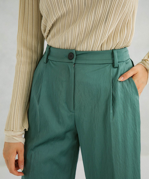 UNITED TOKYO(ユナイテッドトウキョウ)の「サテンサイドタックパンツ(その他パンツ・レディース・ブラウン/カーキ/ミント・1)」の9枚目の写真