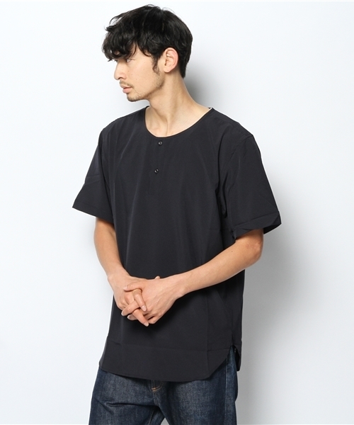 CIAOPANIC(チャオパニック)の「【Ciaopanic】総柄プリントSSヘンリー(Tシャツ/カットソー・メンズ・ネイビー/ベージュ・LARGE/MEDIUM)」の2枚目の写真