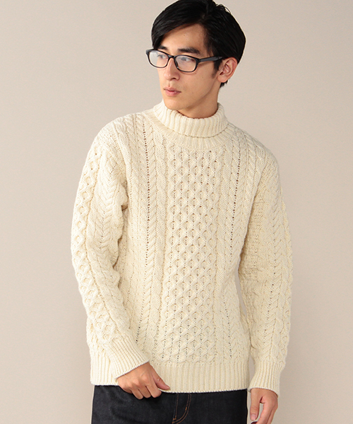 ROSE BUD COUPLES （ローズ バッド カップルズ）の「HIGHLAND CLUB / ケーブル編み ローゲージ ニット（ニット/セーター・メンズ・ホワイト系その他/チャコール/ブルー系その他・MEDIUM/SMALL/LARGE）」の2枚目の写真