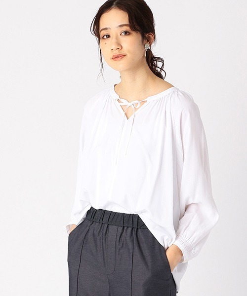 COMME CA ISM(コムサイズム)の「レーヨン ローン ギャザーブラウス(シャツ/ブラウス・レディース・ホワイト/カーキ・MEDIUM/LARGE)」の1枚目の写真