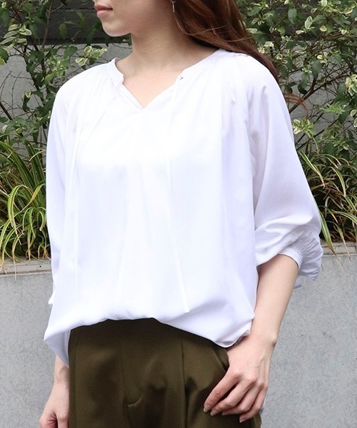 COMME CA ISM(コムサイズム)の「レーヨン ローン ギャザーブラウス(シャツ/ブラウス・レディース・ホワイト/カーキ・MEDIUM/LARGE)」の12枚目の写真