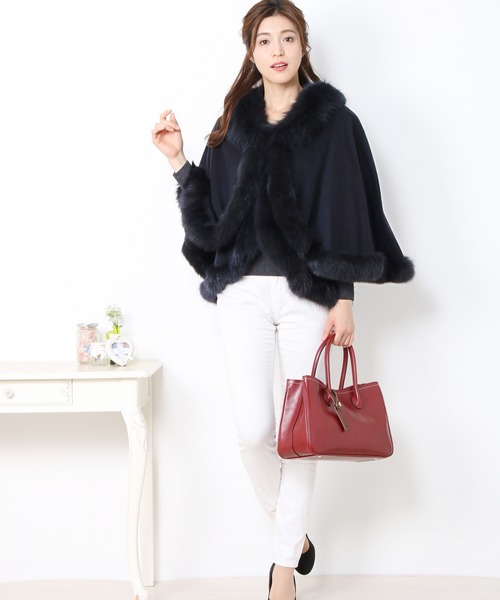 sankyo shokai(サンキョウショウカイ)の「カシミヤ100%ファー付ケープ(ポンチョ・レディース・ブラック/ネイビー/ボルドー・M/L)」の7枚目の写真