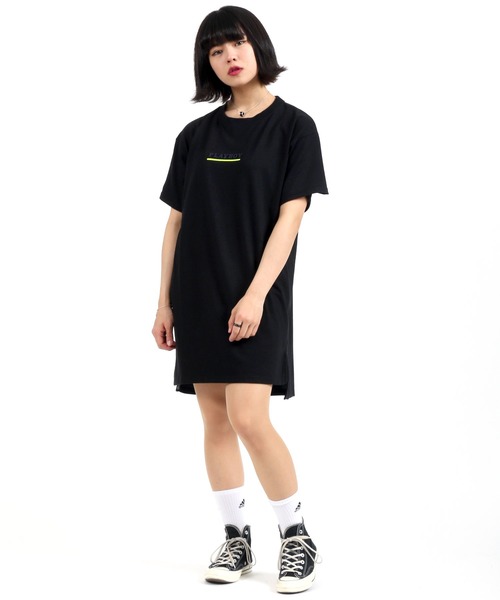 セール Playboy エンボスプリント Tシャツワンピース Tシャツ カットソー Playboy プレイボーイ のファッション通販 Zozotown