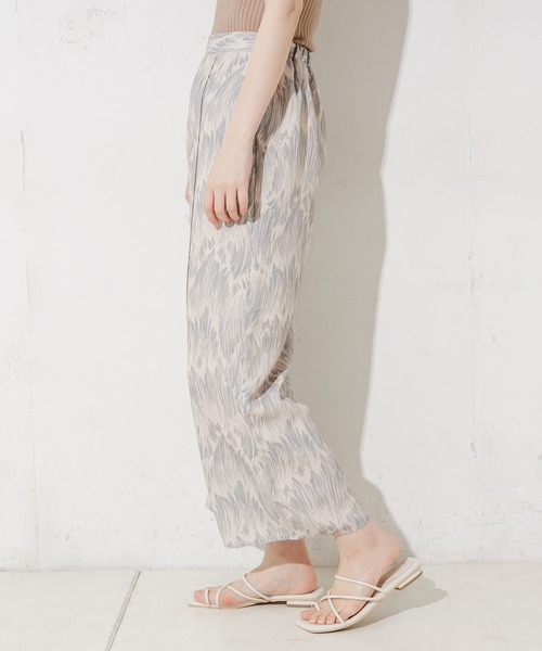 natural couture（ナチュラルクチュール）の「アートフェザー柄ピンタックパンツ（その他パンツ・レディース・ベージュ/グレー/ラベンダー・FREE）」の20枚目の写真