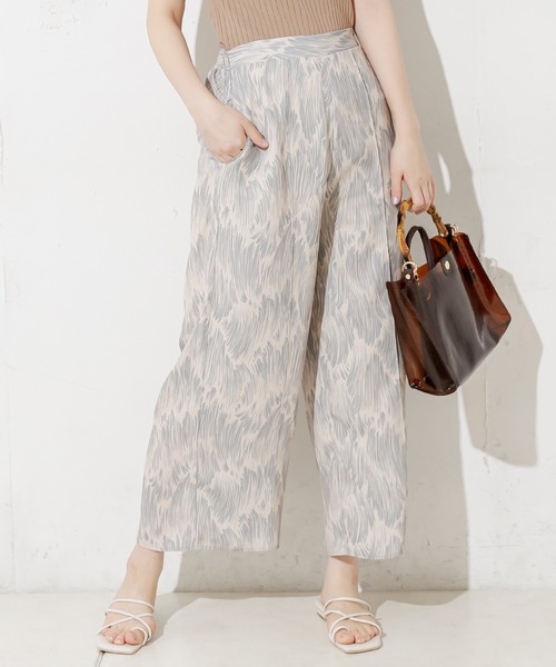 natural couture（ナチュラルクチュール）の「アートフェザー柄ピンタックパンツ（その他パンツ・レディース・ベージュ/グレー/ラベンダー・FREE）」の10枚目の写真