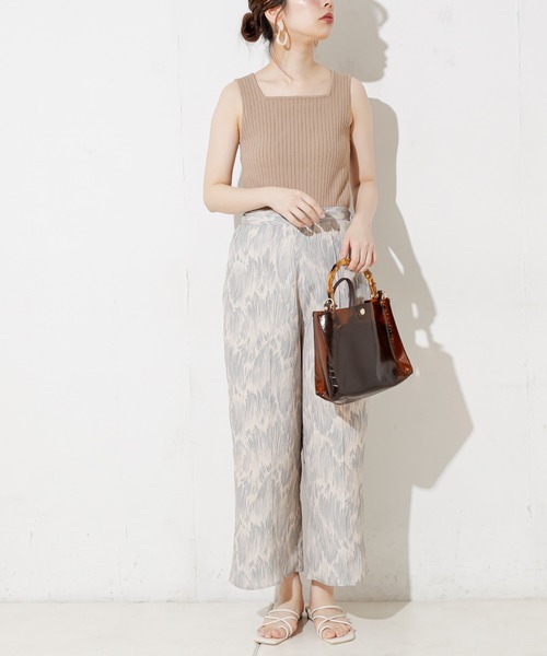 natural couture（ナチュラルクチュール）の「アートフェザー柄ピンタックパンツ（その他パンツ・レディース・ベージュ/グレー/ラベンダー・FREE）」の11枚目の写真