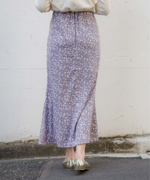 flower（フラワー）の「ニュアンスフラワースカート（スカート・レディース・ベージュ/パープル・SMALL/MEDIUM）」の9枚目の写真