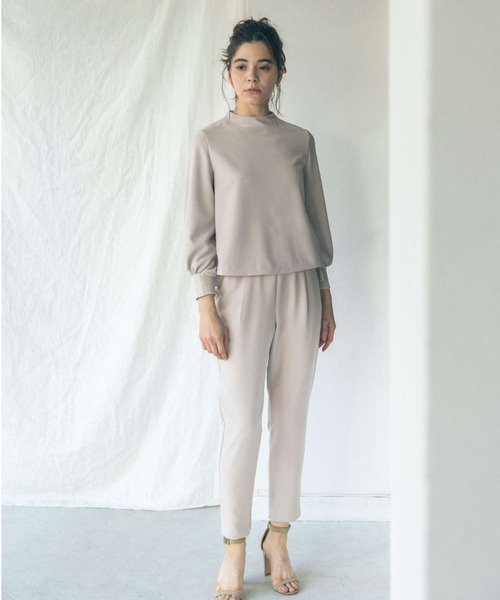 kaene（カエン）の「ストレッチタックパンツ（スーツパンツ・レディース・ブラック/ベージュ・2/3）」の2枚目の写真