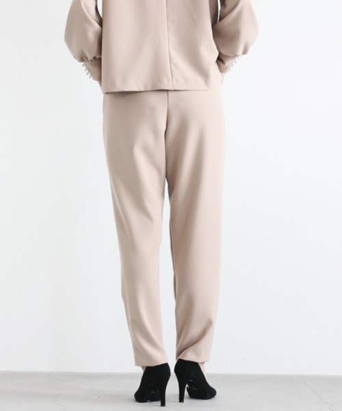 kaene（カエン）の「ストレッチタックパンツ（スーツパンツ・レディース・ブラック/ベージュ・2/3）」の9枚目の写真