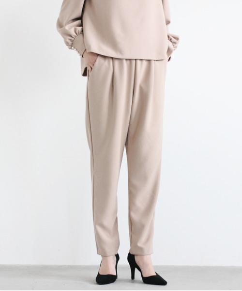 kaene（カエン）の「ストレッチタックパンツ（スーツパンツ・レディース・ブラック/ベージュ・2/3）」の11枚目の写真