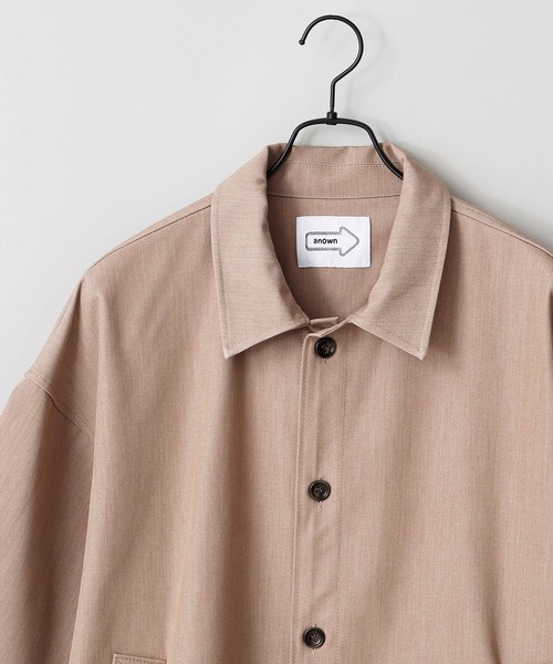 anown（アノン）の「オーバーサイズ 裾レイヤードサイドポケット 半袖シャツブルゾン【ファッションインフルエンサー しゅんたろー×anown 限定コラボ】（ブルゾン・メンズ・ライトブルー/ベージュ/グレイッシュベージュ・M/L）」の5枚目の写真