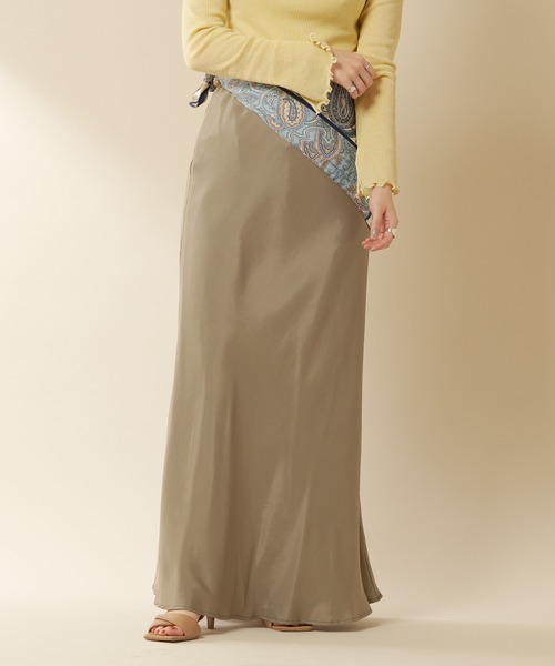 SHENERY(シーナリー)の「フィブリルツイルマーメイドマキシスカート(スカート・レディース・グレイッシュベージュ/ライトグレー/イエロー・38/36)」の7枚目の写真