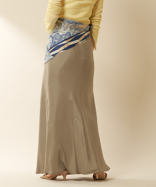 SHENERY(シーナリー)の「フィブリルツイルマーメイドマキシスカート(スカート・レディース・グレイッシュベージュ/ライトグレー/イエロー・38/36)」の12枚目の写真