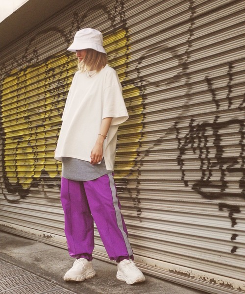 anown（アノン）の「【-anown original-】アンサンブル2点セット オーバーサイズ Tシャツ＆タンクトップ（Tシャツ/カットソー・メンズ・ホワイト/ブラック/アッシュブラウン/ブルー系その他/グレイッシュベージュ・S/M/L/XL）」の18枚目の写真