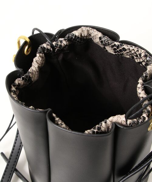 histoire(イストワール)の「花びらバケツワンハンドルバッグ/ショルダー・巾着袋付き(ショルダーバッグ・レディース・ブラック/ベージュ/アイボリー・FREE)」の6枚目の写真