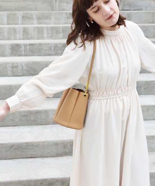 histoire(イストワール)の「花びらバケツワンハンドルバッグ/ショルダー・巾着袋付き(ショルダーバッグ・レディース・ブラック/ベージュ/アイボリー・FREE)」の7枚目の写真