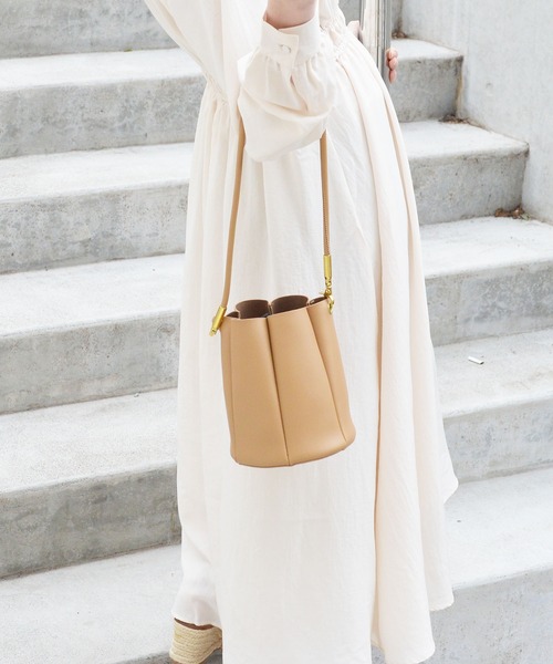 histoire(イストワール)の「花びらバケツワンハンドルバッグ/ショルダー・巾着袋付き(ショルダーバッグ・レディース・ブラック/ベージュ/アイボリー・FREE)」の10枚目の写真