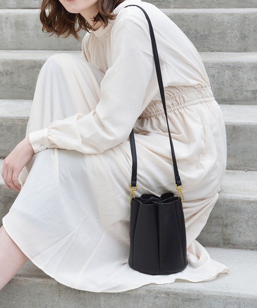 histoire(イストワール)の「花びらバケツワンハンドルバッグ/ショルダー・巾着袋付き(ショルダーバッグ・レディース・ブラック/ベージュ/アイボリー・FREE)」の12枚目の写真