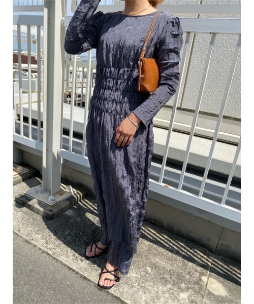 THROW by SLY(スローバイスライ)の「THROW WRINKLE RELAX PT リラックス パンツ(スラックス・レディース・ベージュ/ピンク/グレー・1/2)」の12枚目の写真