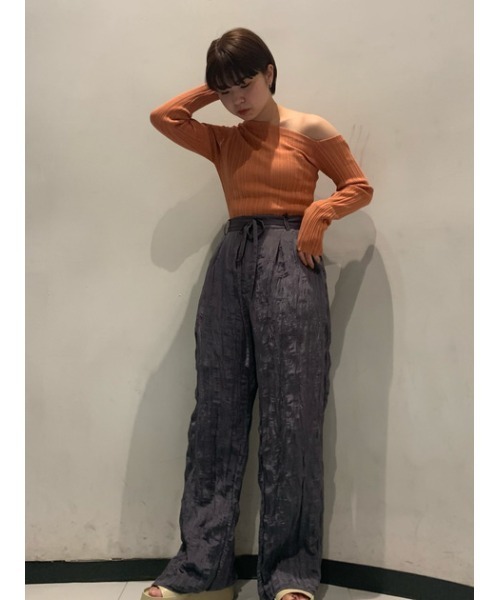 THROW by SLY(スローバイスライ)の「THROW WRINKLE RELAX PT リラックス パンツ(スラックス・レディース・ベージュ/ピンク/グレー・1/2)」の17枚目の写真