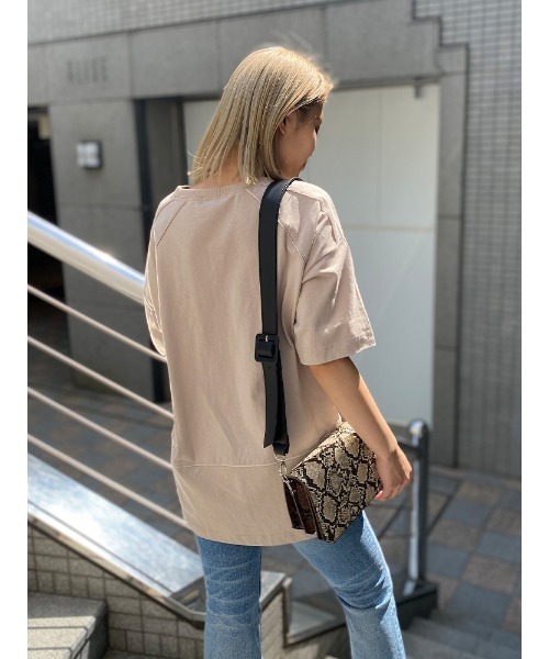 ENVYM（アンビー）の「スウィッチングラインビッグＴ（Tシャツ/カットソー・レディース・ホワイト/ブラック/ベージュ/グリーン・FREE）」の12枚目の写真