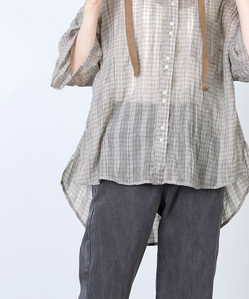 mikke(ミッケ)の「しわ加工シアーチェック半袖シャツ(シャツ/ブラウス・レディース・ブラウン/グレー/グリーン・FREE)」の10枚目の写真