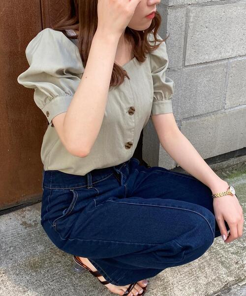 INGNI（イング）の「スクエアネックタックパワショル／ブラウス（シャツ/ブラウス・レディース・アイボリー/ライトブラウン/ライトカーキ/ブラック系その他3/ベージュ系4・M）」の5枚目の写真