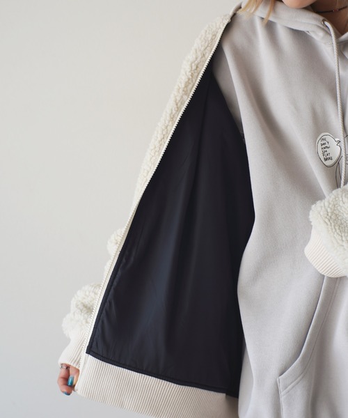 Mark Gonzales（マーク・ゴンザレス）の「【 Mark Gonzales / マークゴンザレス 】 ボアフリース MA-1 ジャケット（MA-1・メンズ・ベージュ/オフホワイト/ブルー・M/L/XL）」の10枚目の写真