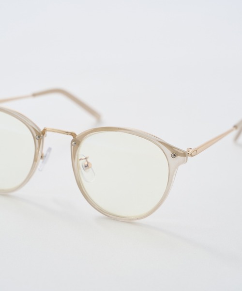 one after another NICE CLAUP（ワンアフターアナザーナイスクラップ）の「【Web限定】クリアめがね(ブルーライトカット）（メガネ・レディース・グレイッシュベージュ・FREE）」の7枚目の写真