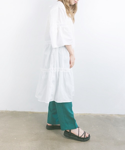 nemne store（ネンネストア）の「お花畑に行くティアードミニワンピース（ワンピース・レディース・オフホワイト/ミント/クリーム・フリー）」の4枚目の写真