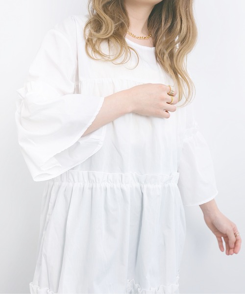 nemne store（ネンネストア）の「お花畑に行くティアードミニワンピース（ワンピース・レディース・オフホワイト/ミント/クリーム・フリー）」の6枚目の写真
